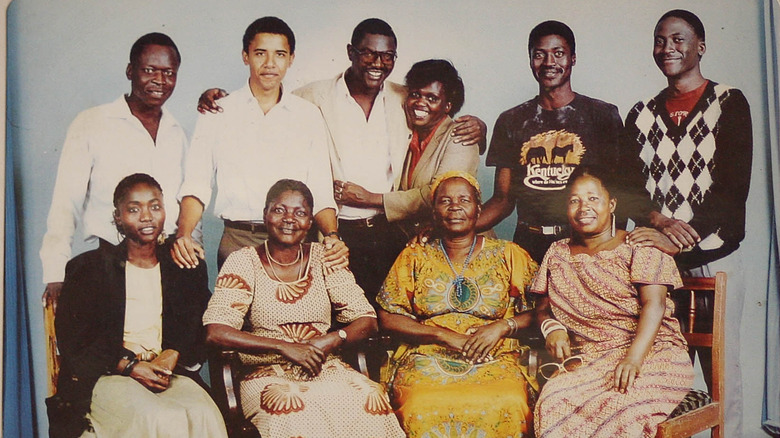 Un portrait de famille avec le sénateur américain Barack Obama au Kenya