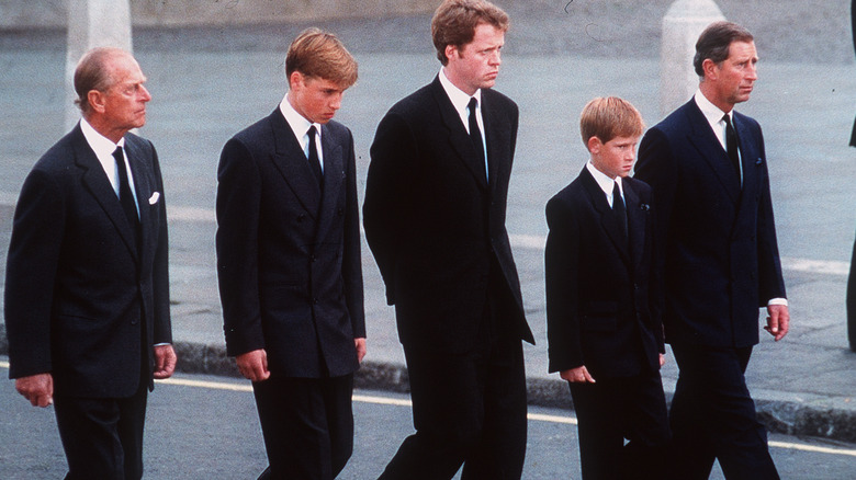 Le prince Harry à la marche funèbre de la princesse Diana