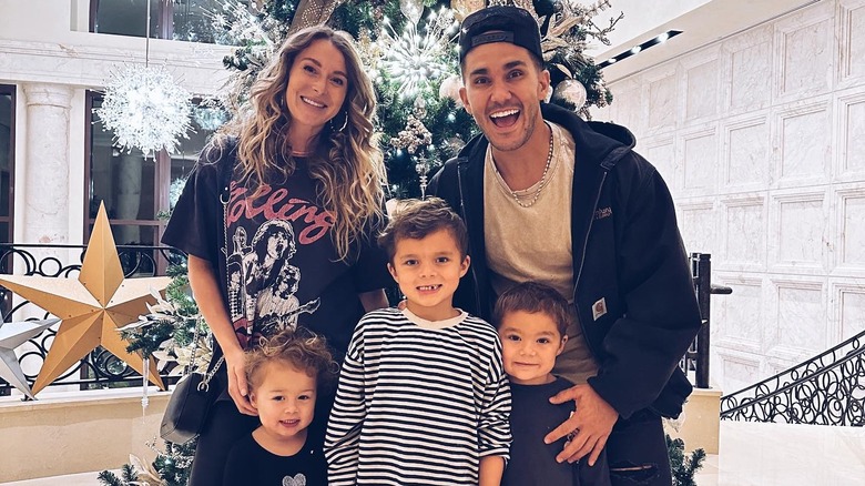 La famille PenaVega souriante