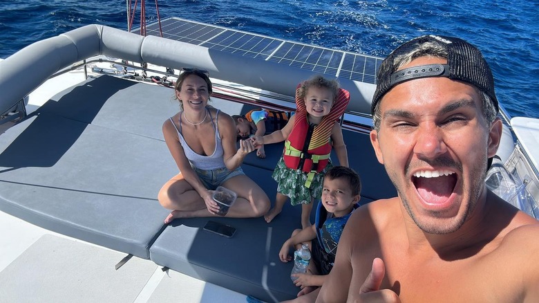 La famille PenaVega souriante