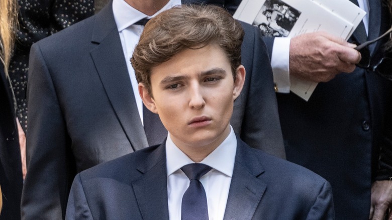 Barron Trump semble abattu