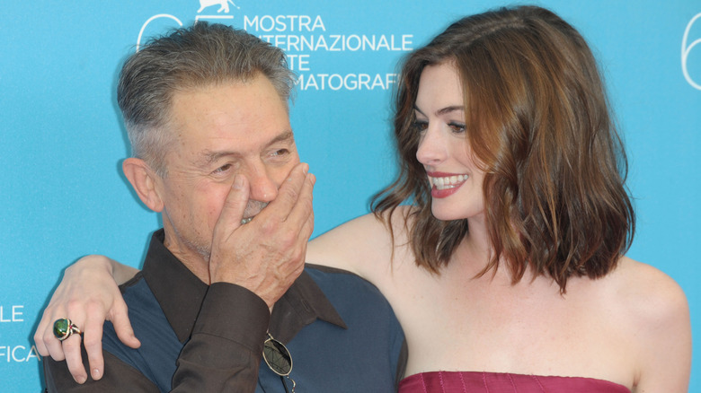 Jonathan Demme, Anne Hathaway souriant