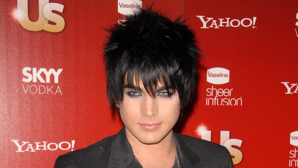 Les pires transformations capillaires d’Adam Lambert au fil des ans