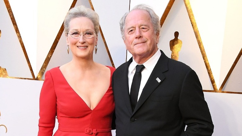 Meryl Streep et Don Gummer souriants sur le tapis rouge