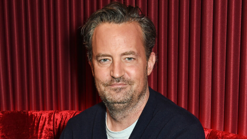 Le rapport toxicologique de Matthew Perry mène à un résultat tragique mais suspecté