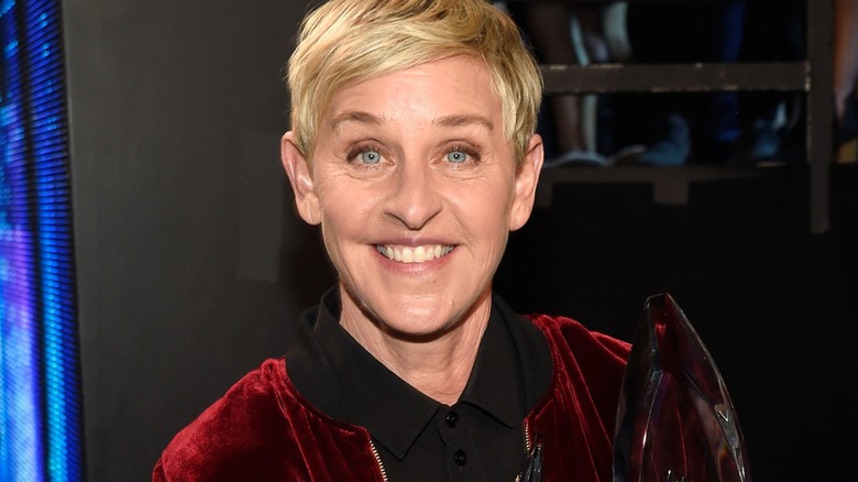 Ellen DeGeneres souriante