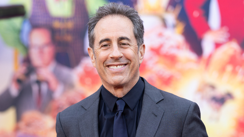 Jerry Seinfeld souriant