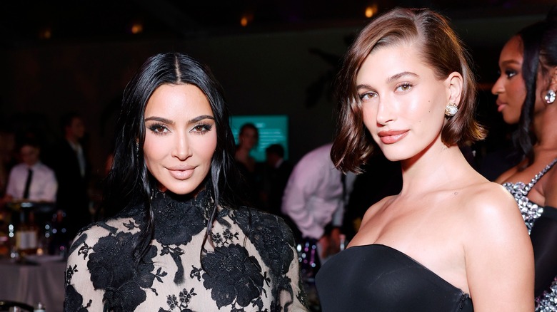 Kim Kardashian et Hailey Bieber au gala Baby 2 Baby 2023