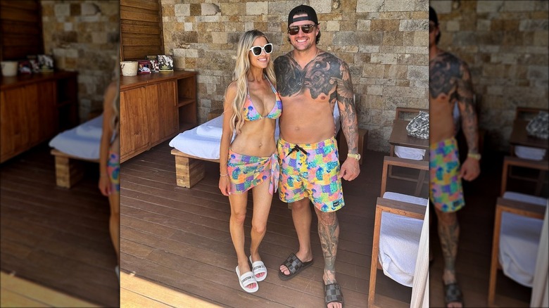 Christina et Josh Hall en maillot de bain