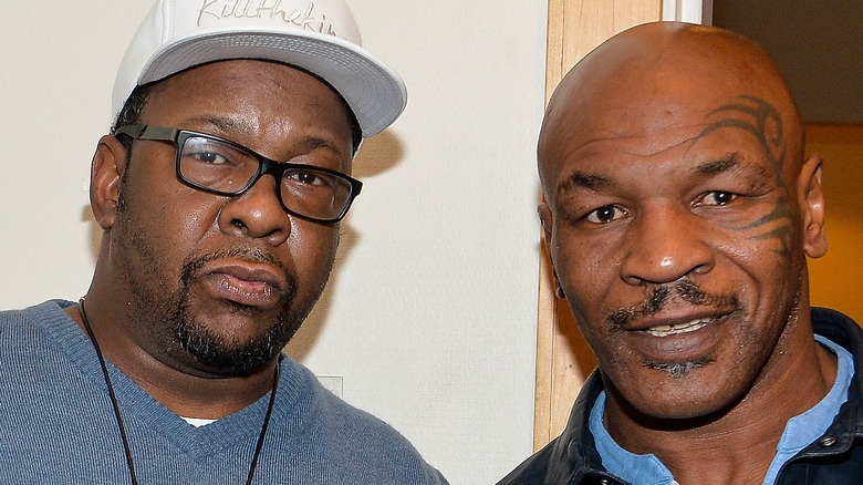 Bobby Brown et Mike Tyson posant