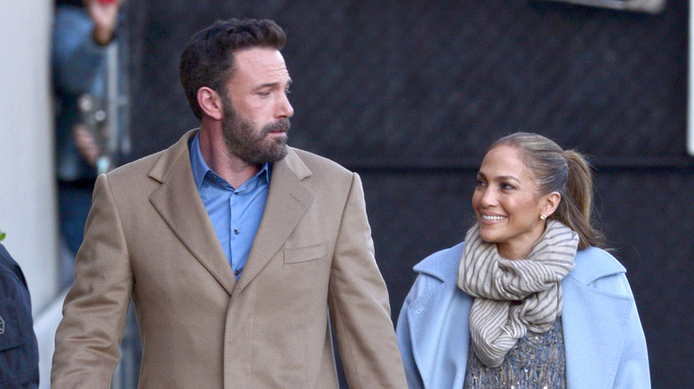 Jennifer Lopez et Ben Affleck marchent ensemble