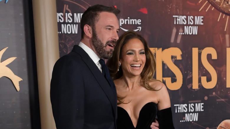 Jennifer Lopez et Ben Affleck posent ensemble sur le tapis rouge