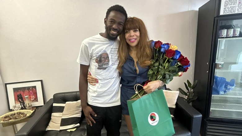 Victor Bowman et Wendy Williams souriant