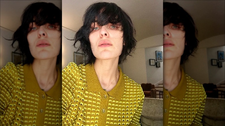 Tallulah Willis en jaune