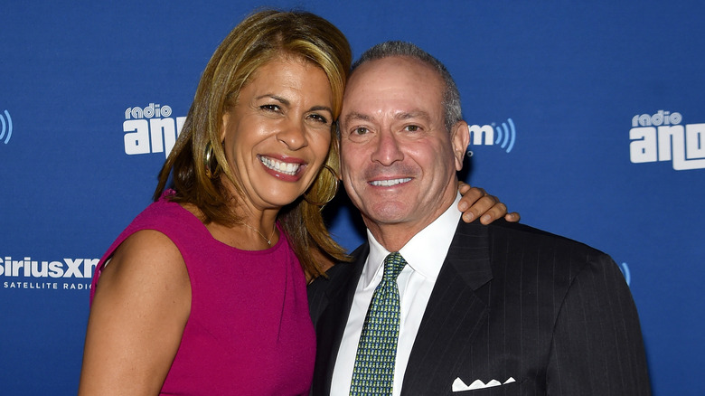 Hoda Kotb et Joel Schiffman souriant