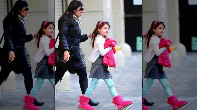 La petite Suri Cruise habillée en rose 