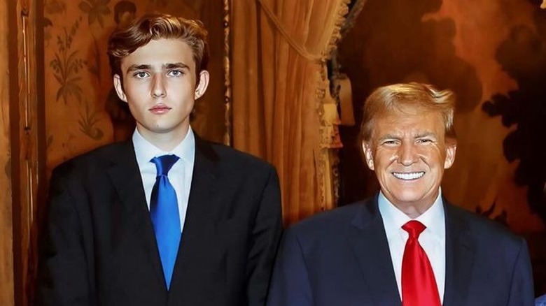 Barron et Donald Trump posant