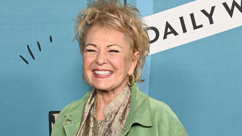 Roseanne Barr souriante