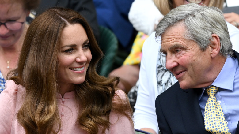 Michael Middleton et Kate Middleton souriant