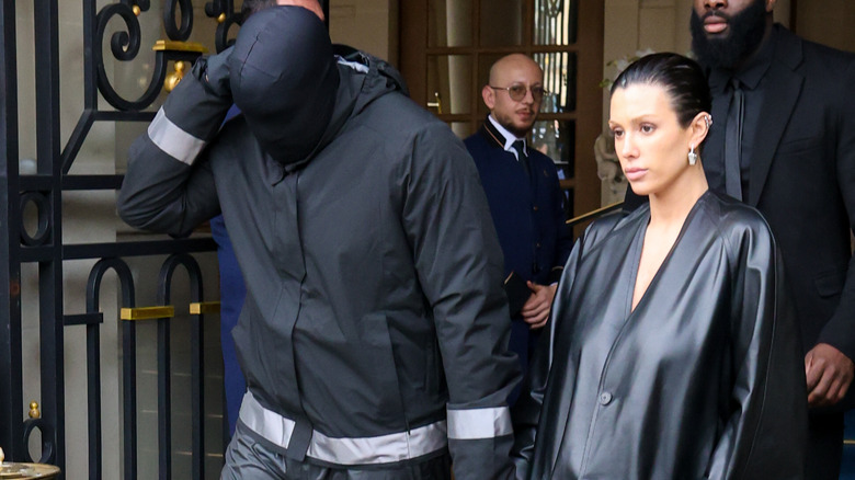 Kanye West et Bianca Censori en promenade