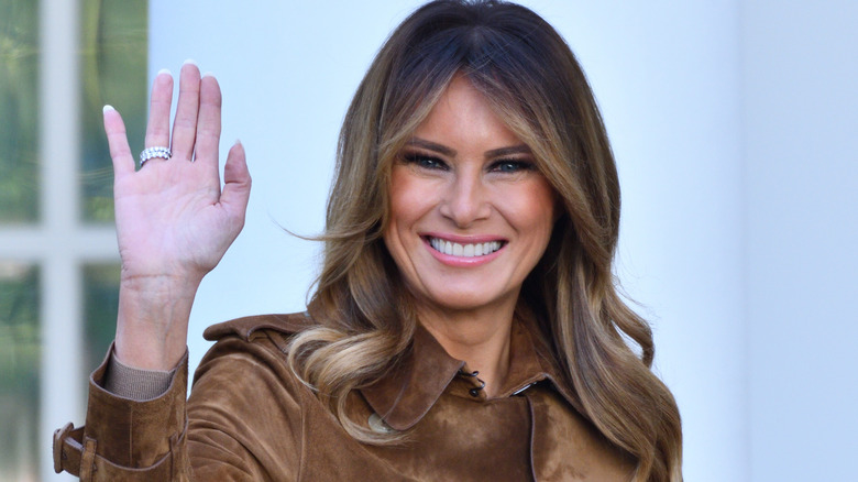 Melania Trump fait signe