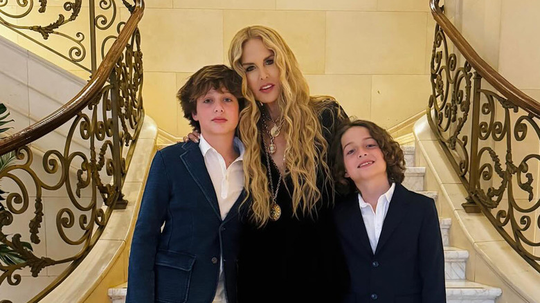 Rachel Zoe pose avec ses fils