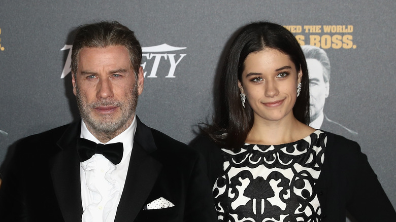 John Travolta et Ella Bleu sur le tapis rouge