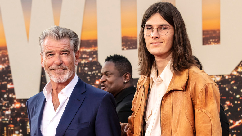 Pierce Brosnan pose avec son fils Dylan