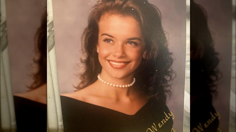 Photo de l'annuaire du lycée de la sœur de Lacey Chabert, Wendy