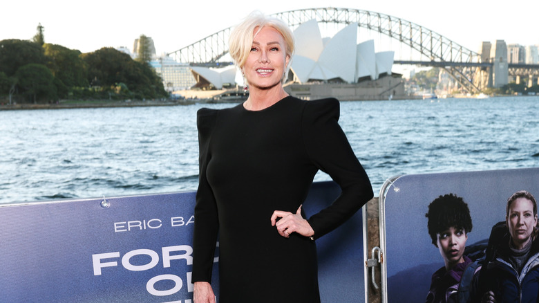 Deborra-Lee Furness pose devant l'Opéra de Sydney