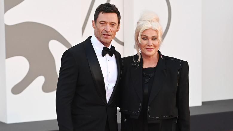 Hugh Jackman et Deborra-Lee Furness habillés de façon formelle à Venise