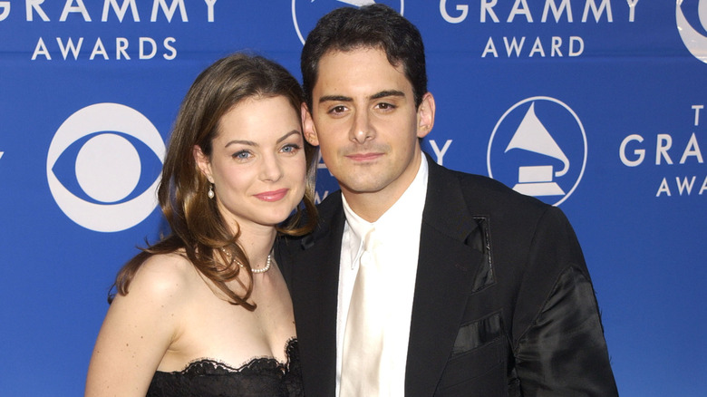 Kimberly Williams-Paisley et Brad Paisley posant