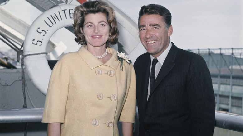 Patricia Kennedy posant avec son mari Peter Lawford