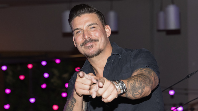 Jax Taylor pose lors d'un événement Vander Brunch