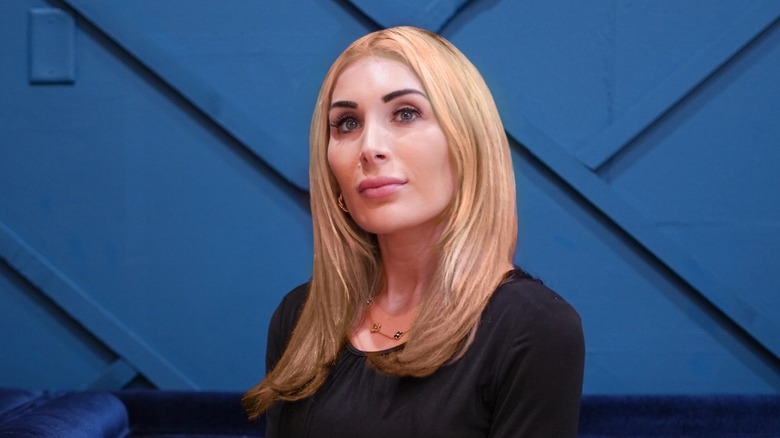 Laura Loomer aux cheveux blonds