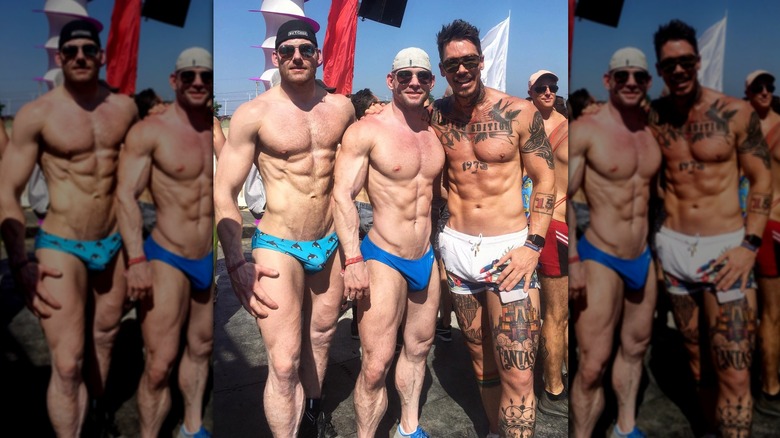 David Bromstad et ses amis en maillot de bain