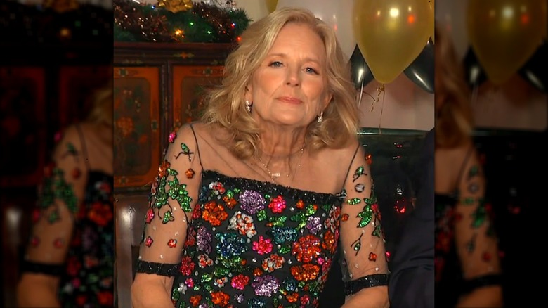 Jill Biden porte une robe à paillettes