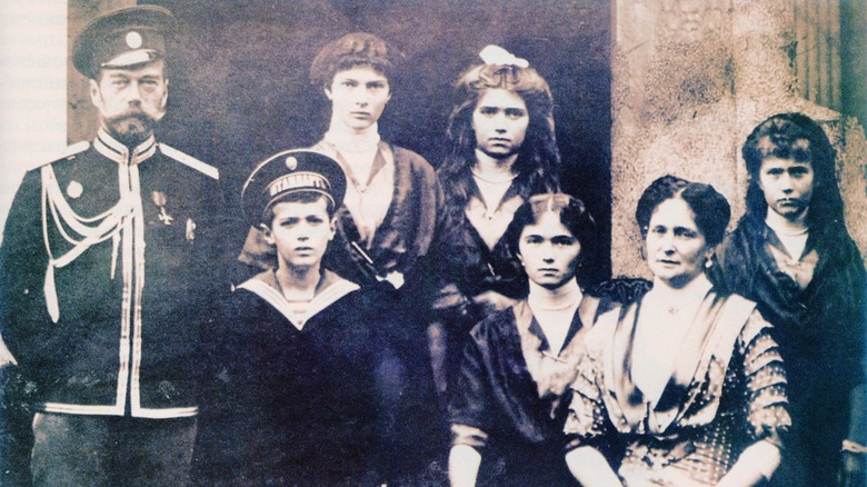 La famille Romanov ensemble en 1915