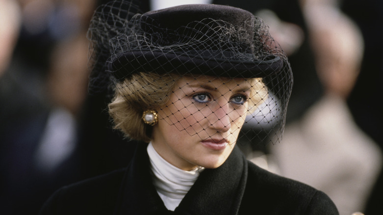 La princesse Diana a l'air triste