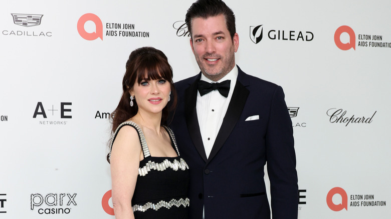 Jonathan Scott et Zooey Deschanel posent