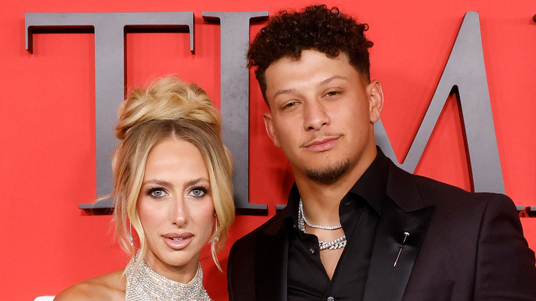 Brittany et Patrick Mahomes posent