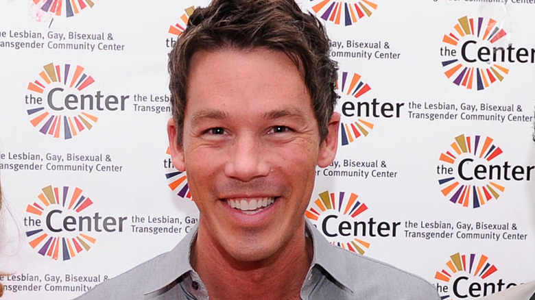 David Bromstad posant pour les caméras