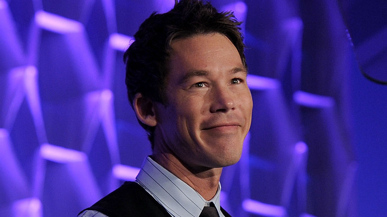 David Bromstad posant pour les caméras