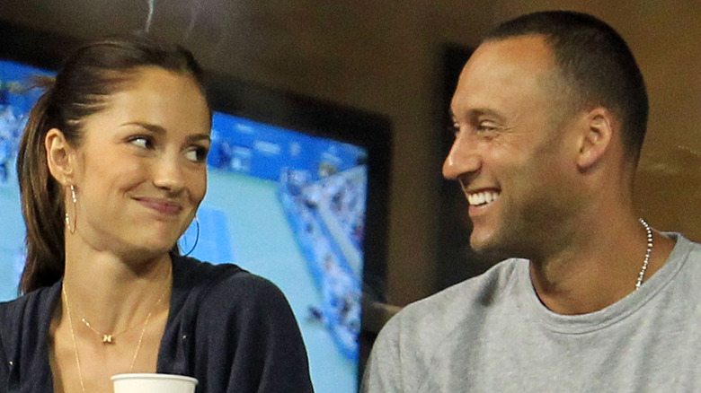 Minka Kelly et Derek Jeter souriants