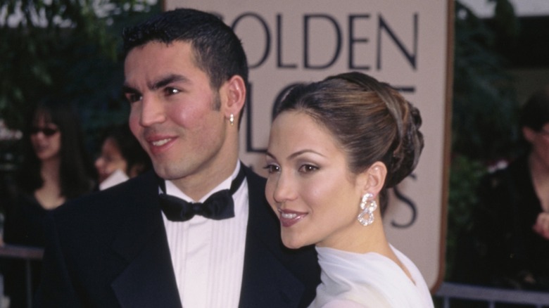 Jennifer Lopez et Ojani Noa posent aux Golden Globes