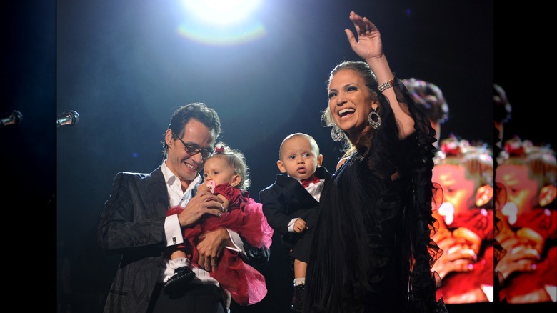 Jennifer Lopez et Marc Anthony sur scène avec leurs enfants