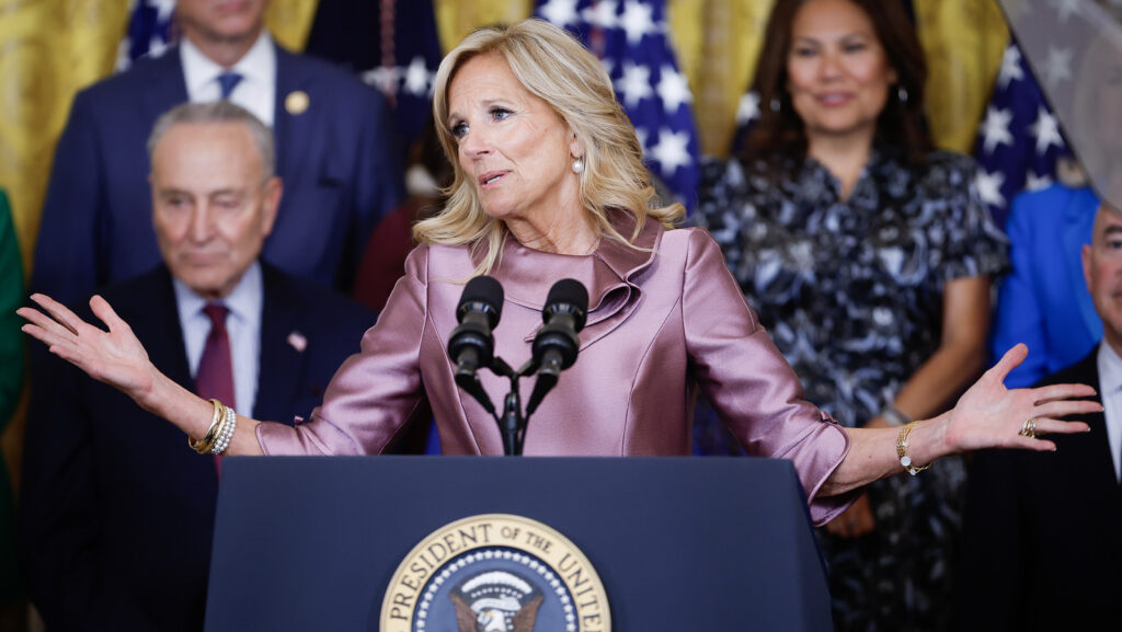 Des tenues inappropriées que nous ne pouvons pas croire que Jill Biden portait