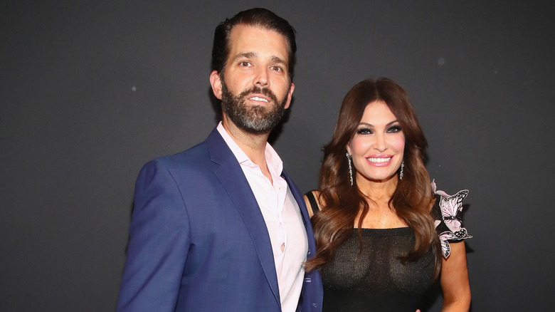 Donald Trump Jr. et Kimberly Guilfoyle souriants