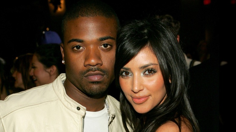 Kim Kardashian et Ray J posent ensemble