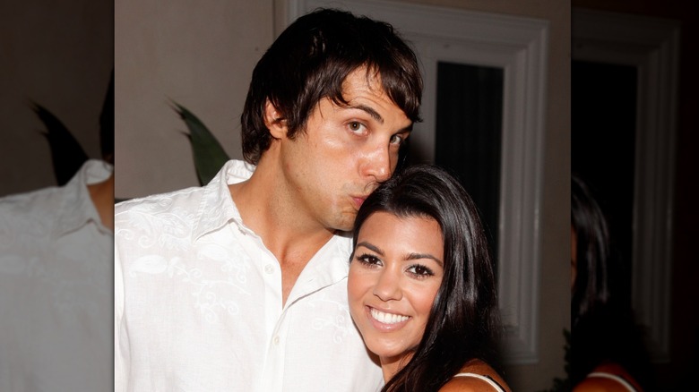 Kourtney Kardashian pose avec Joe Francis